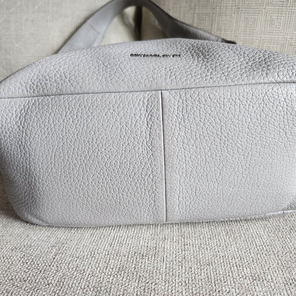 MICHAEL KORS LENA large pebble leather hobo lined light grey - Picture 10 of 15